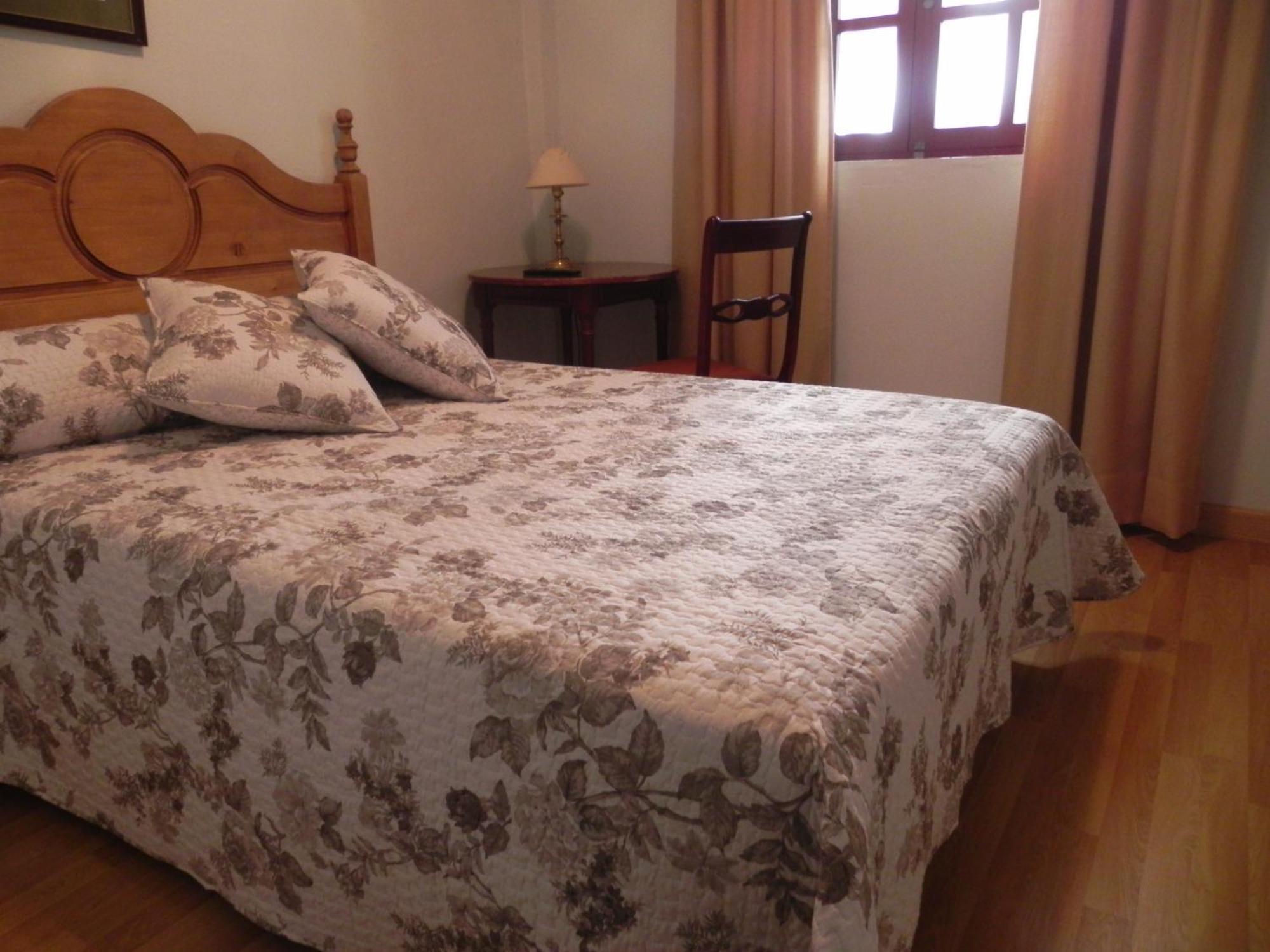 Hotel Sierra De Aracena Ruang foto