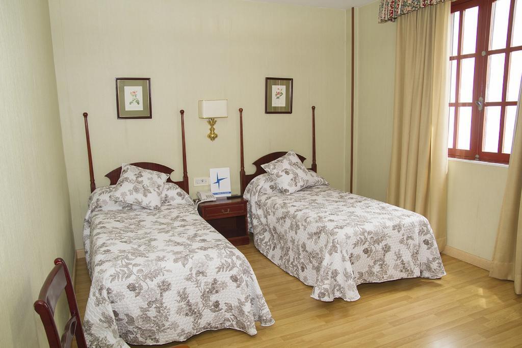 Hotel Sierra De Aracena Bagian luar foto