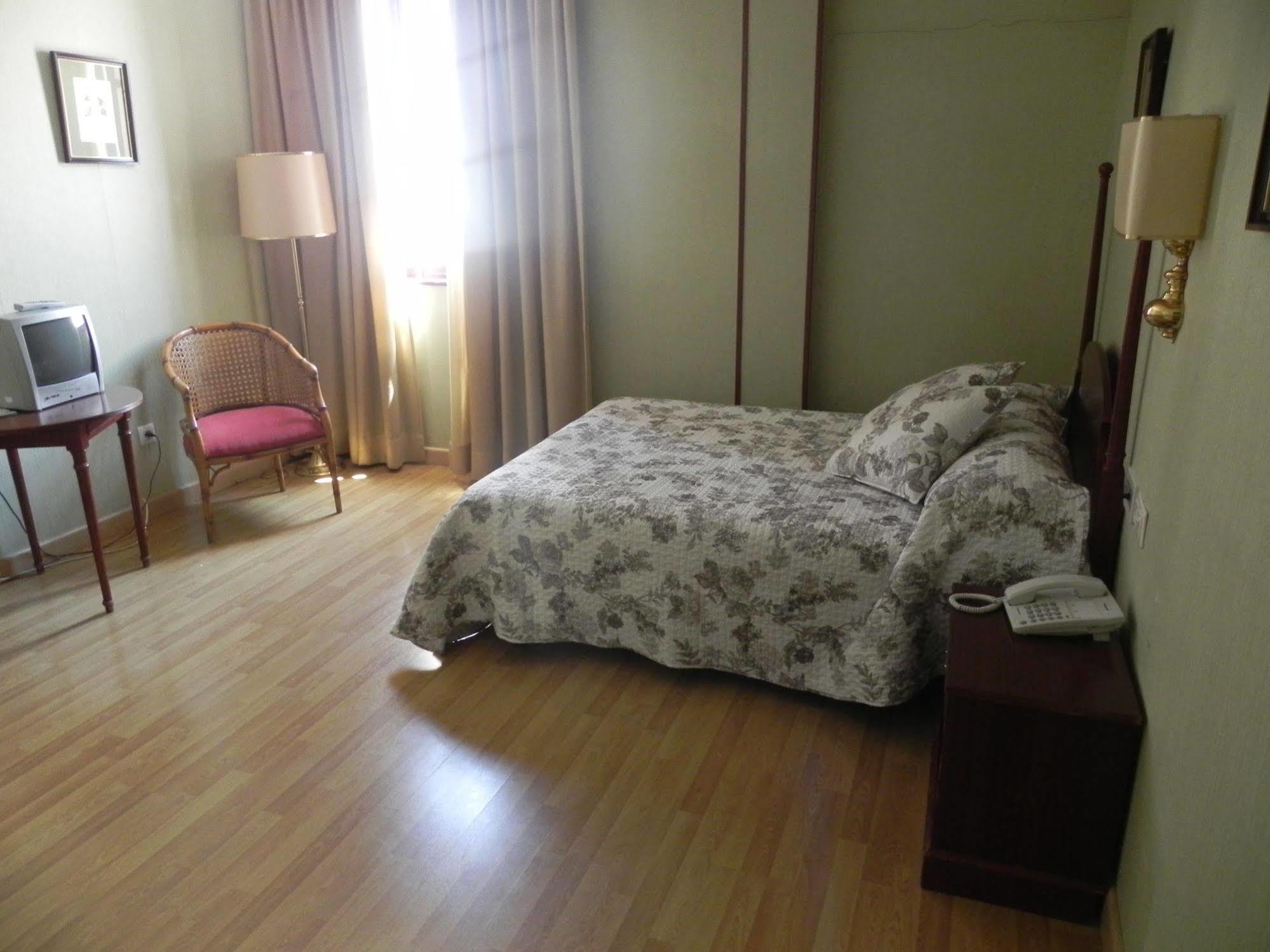 Hotel Sierra De Aracena Bagian luar foto