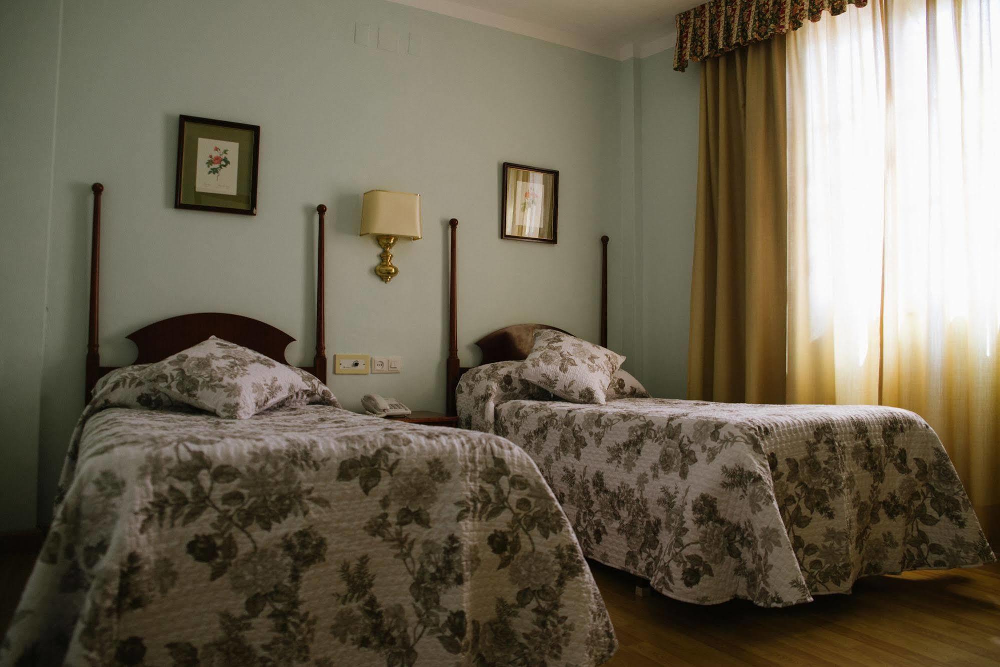 Hotel Sierra De Aracena Bagian luar foto